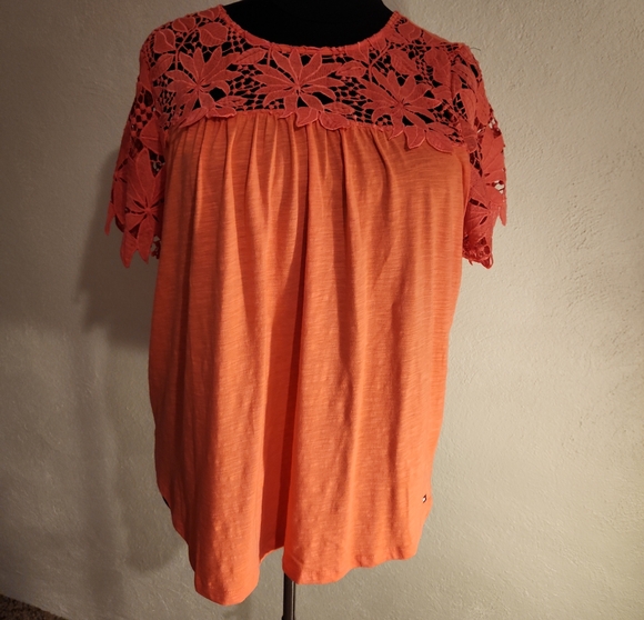 Tommy Hilfiger Tops - Tommy Hilfiger Women's 2X Crochet Yoke Short Sleeve Top in Coral Orange NWT